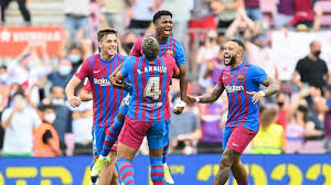 俄羅斯主帥切爾切索夫飲可樂 幹了半瓶.